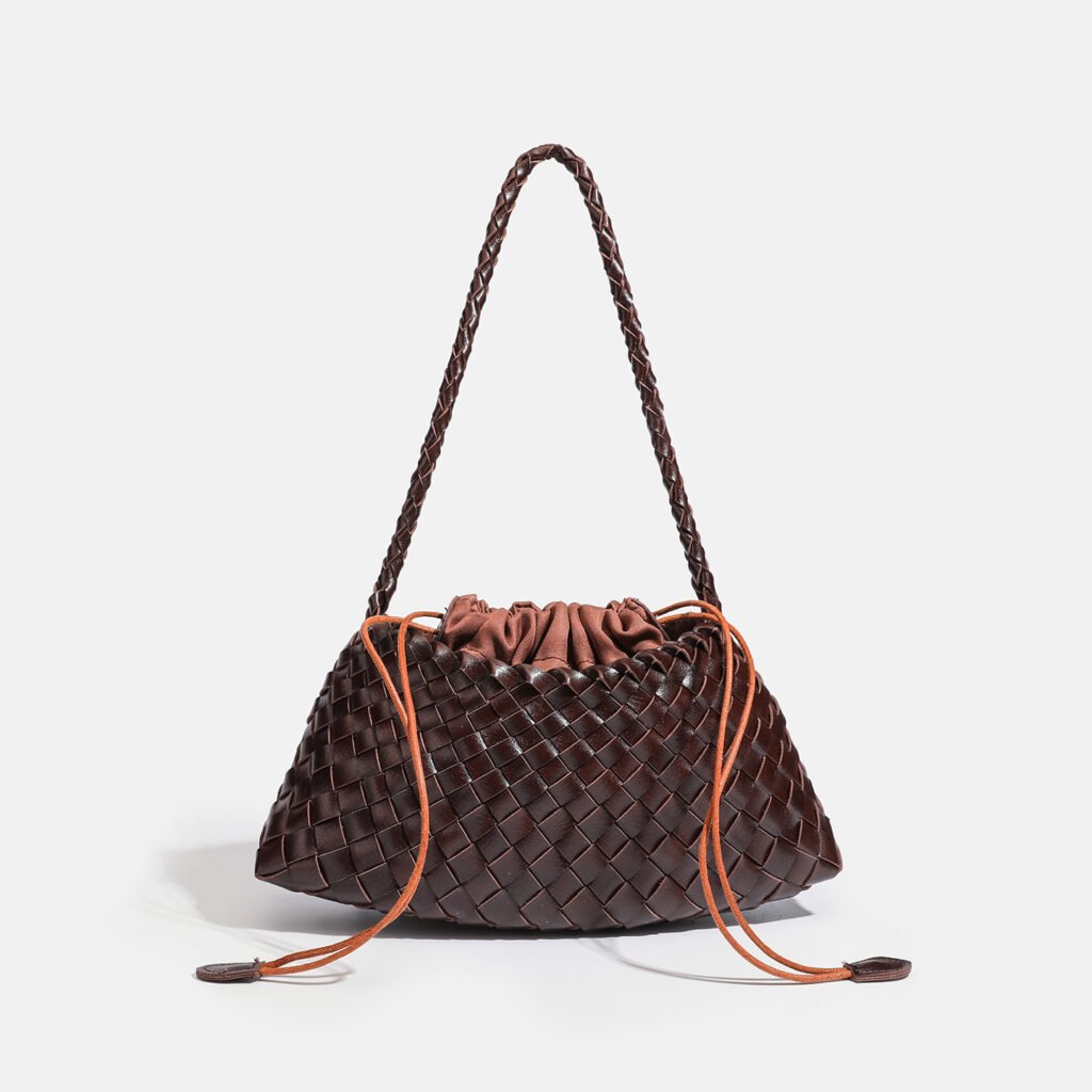 TONGHAO 8485 brown woven drawstring shoulder bag